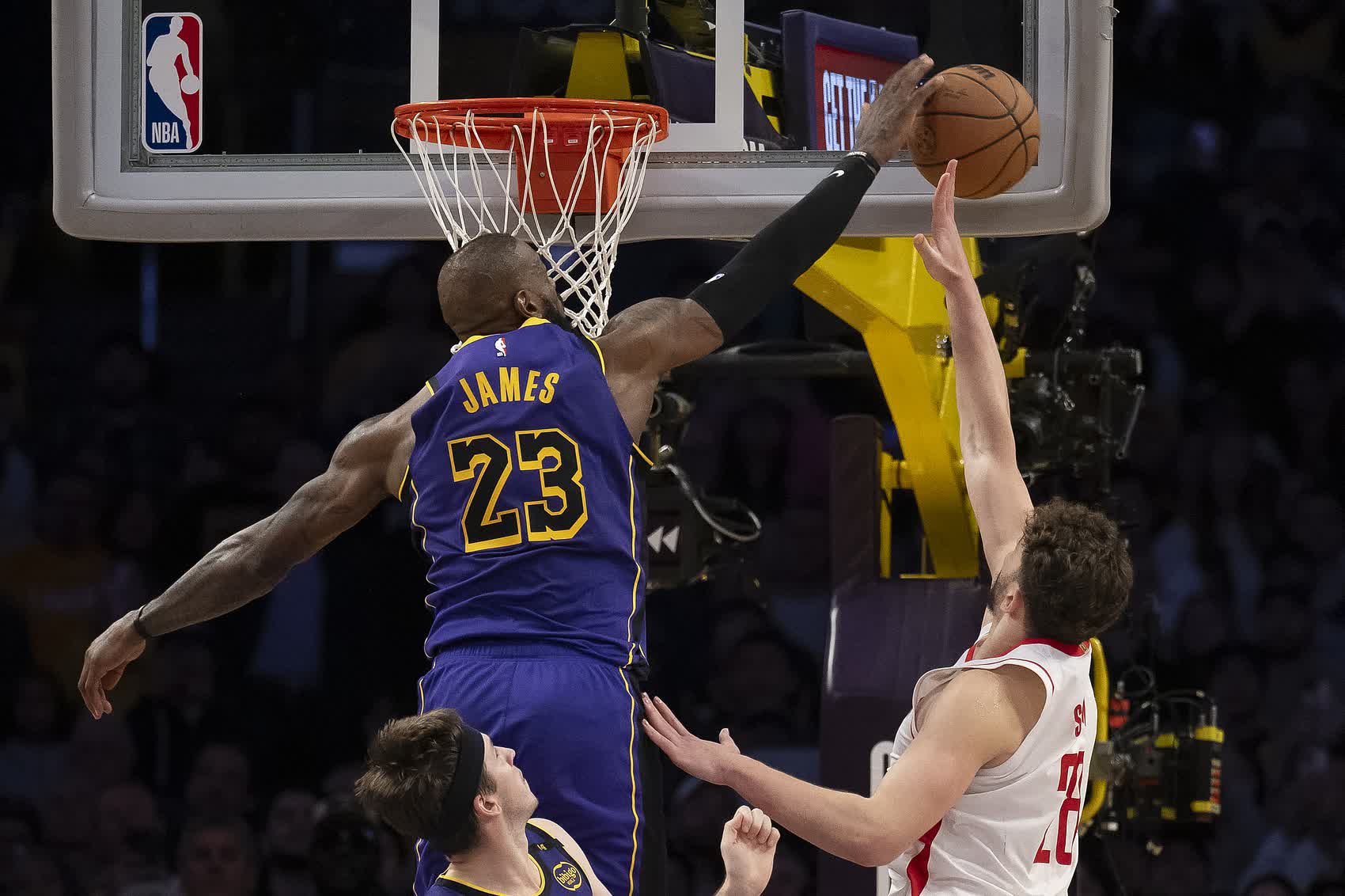 开云中国官网詹姆斯连续二十场比赛得分超过反败为胜，日本队不断突破！的简单介绍