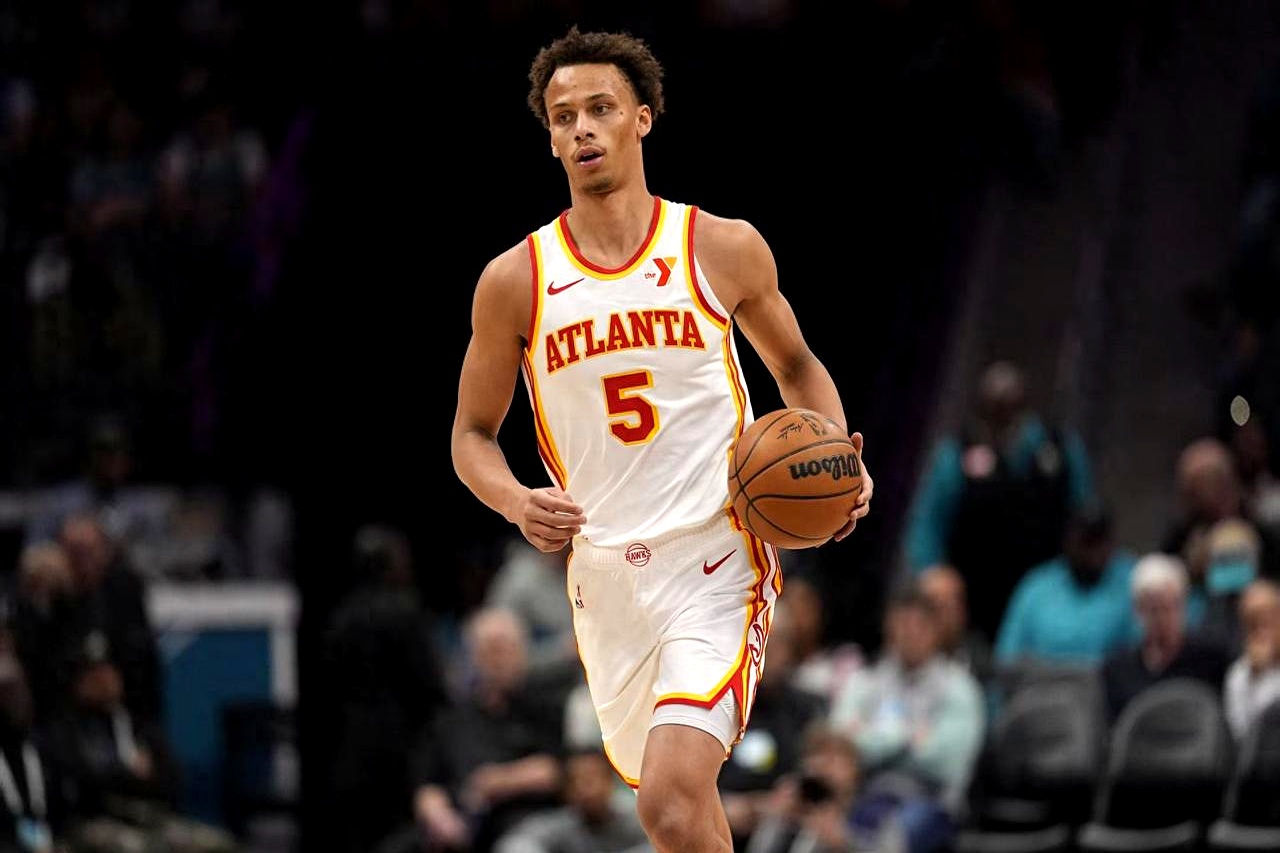  穆古鲁扎在热火比赛中爆冷，出色防守引发热议！引发球迷热议